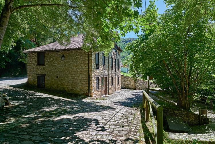 Hotel Rural La Tahona De Besnes Arenas De Cabrales Eksteriør billede